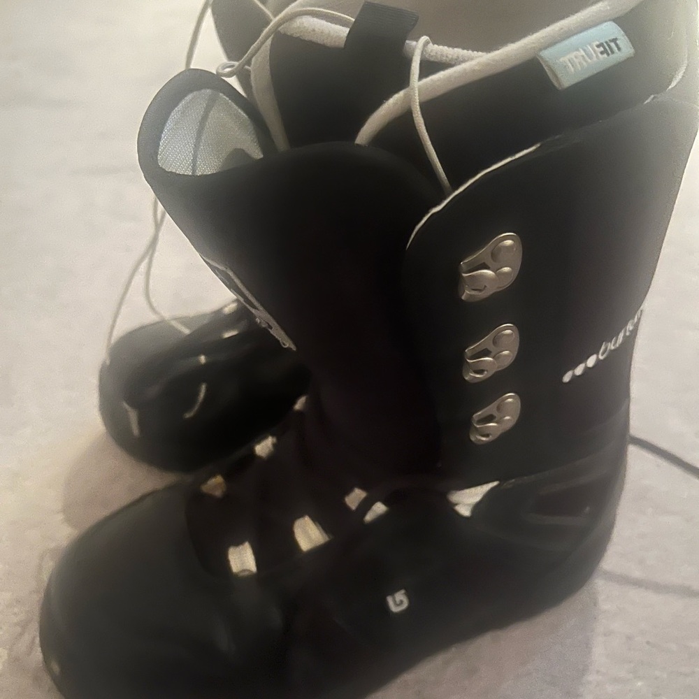 Burton women’s snowboard boots